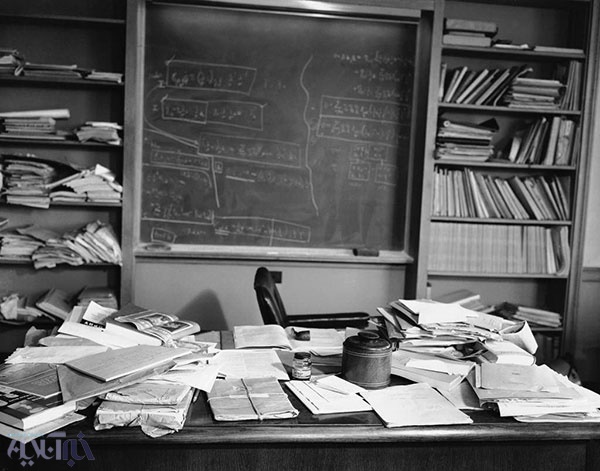 دفتر کار اینشتین که چند ساعت قبل از مرگ ترکش کرده بود