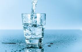 5تأثیر شگفت انگیز نوشیدن آب روی سلامت مغز