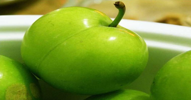 خواص گوجه سبز برای زنان باردار
